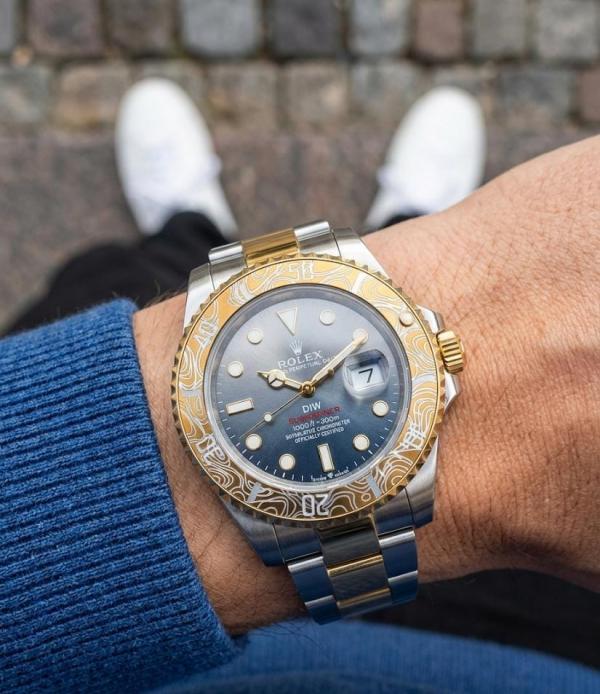 ROLEX OYSTER PERPETUAL SUBMARINE DIW LIMITED ADDITION 2TON-GOLD-GREY