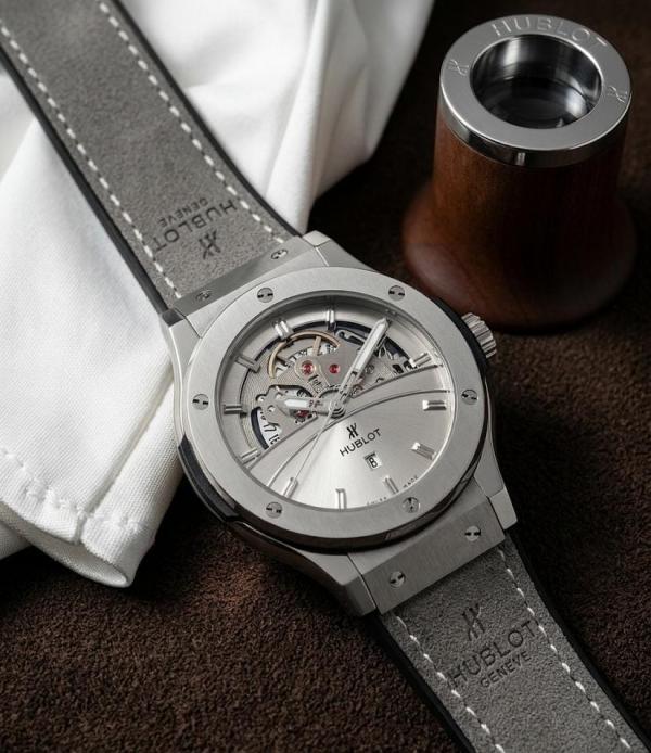 HUBLOT CLASSIC FUSION OR BIG BANG