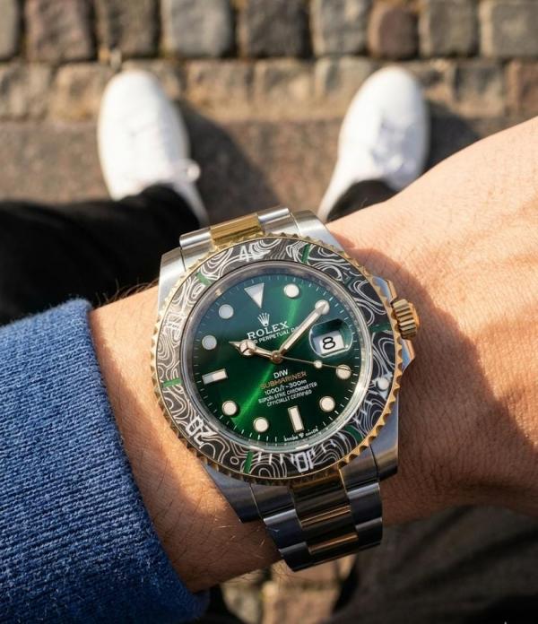 ROLEX OYSTER PERPETUAL SUBMARINE DIW LIMITED ADDITION 2TON-GOLD-GREEN