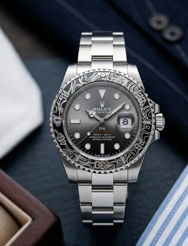 ROLEX OYSTER PERPETUAL SUBMARINE DIW LIMITED ADDITION SILVER-GREY