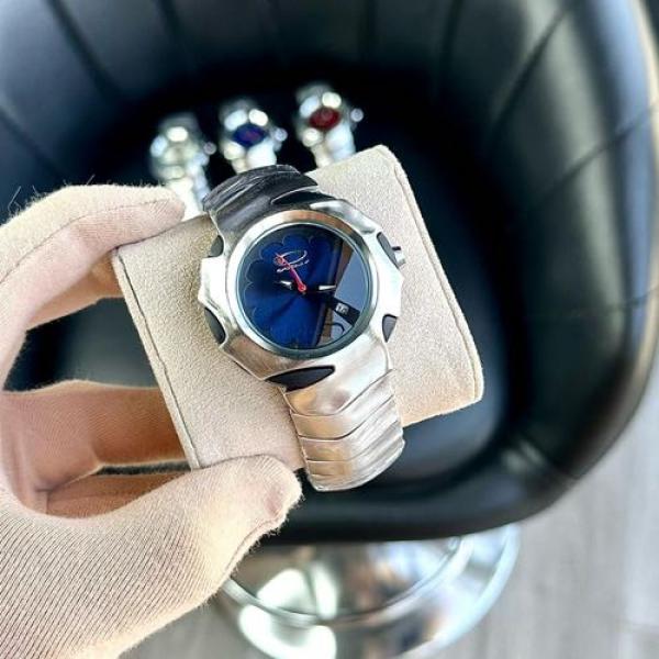 OAKLEY SILVER BLUE DATE WORKING METAL WATCH