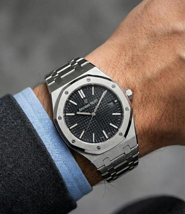 AUDEMARS_PIGUET ROYAL OAK QUARTZ