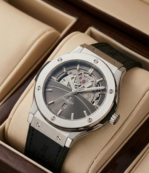 HUBLOT CLASSIC FUSION OR BIG BANG